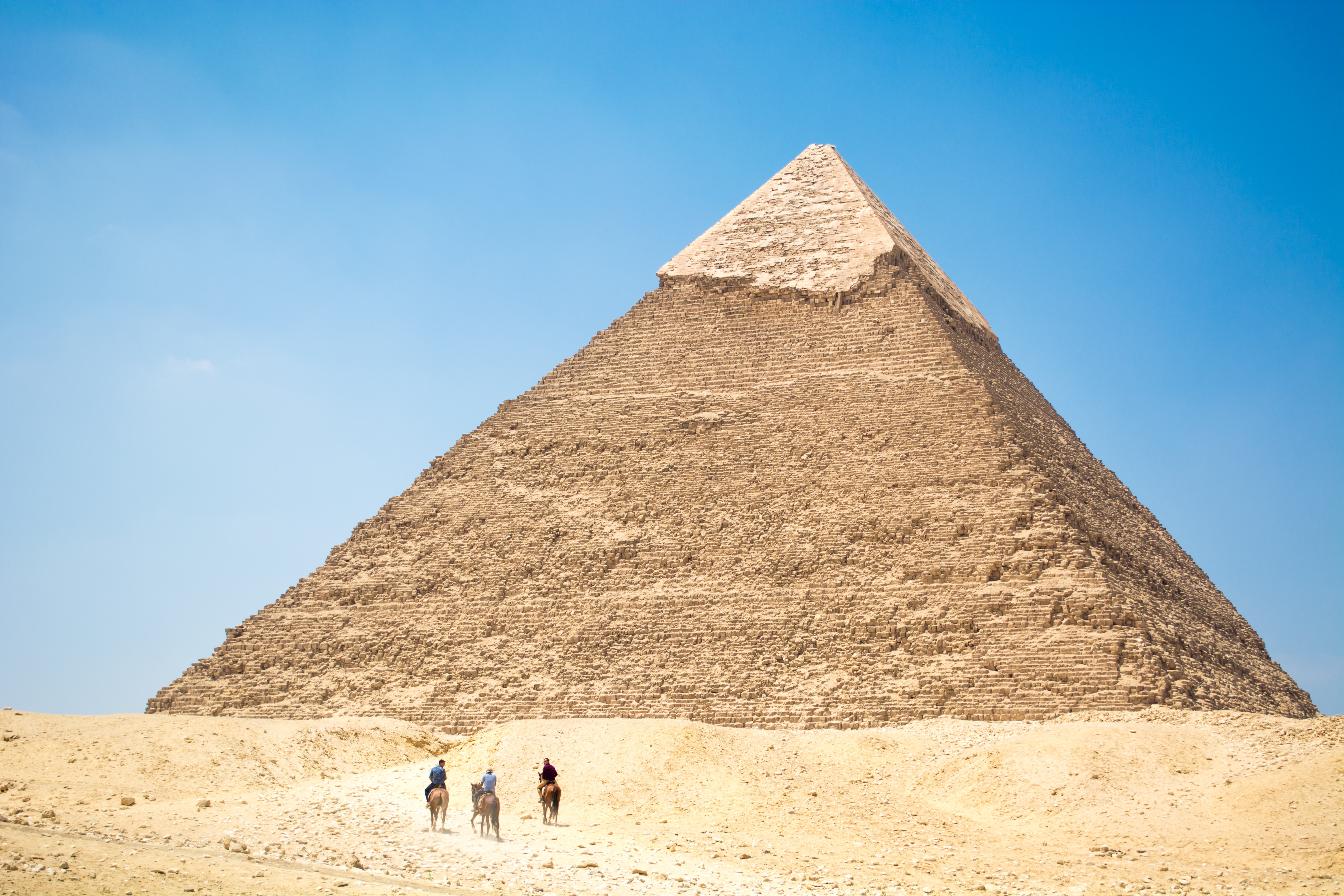 Что представляют собой египетские пирамиды. Пирамиды Гизы (Каир). Пирамида Хеопса. : Пирамида Хеопса(Великая пирамида. Пирамида Хеопса фото.